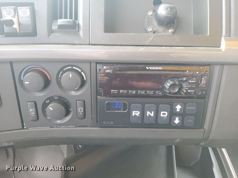 image for item MX9539 2020 Volvo VNL  semi truck