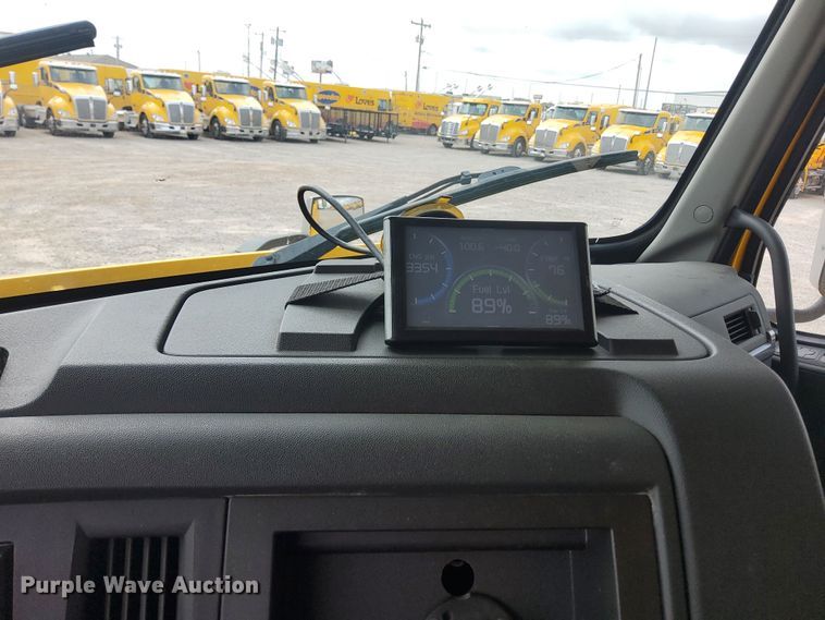 image for item MX9539 2020 Volvo VNL  semi truck