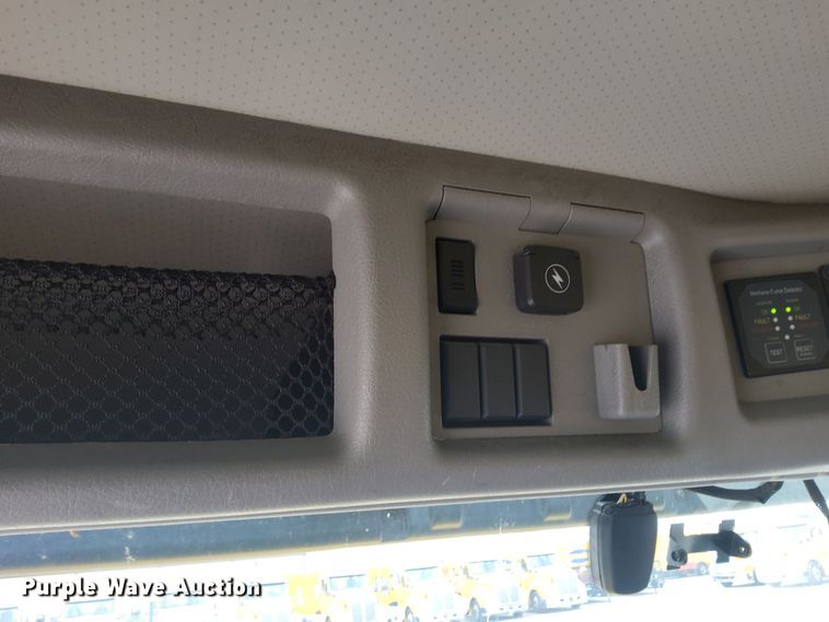 image for item MX9539 2020 Volvo VNL  semi truck