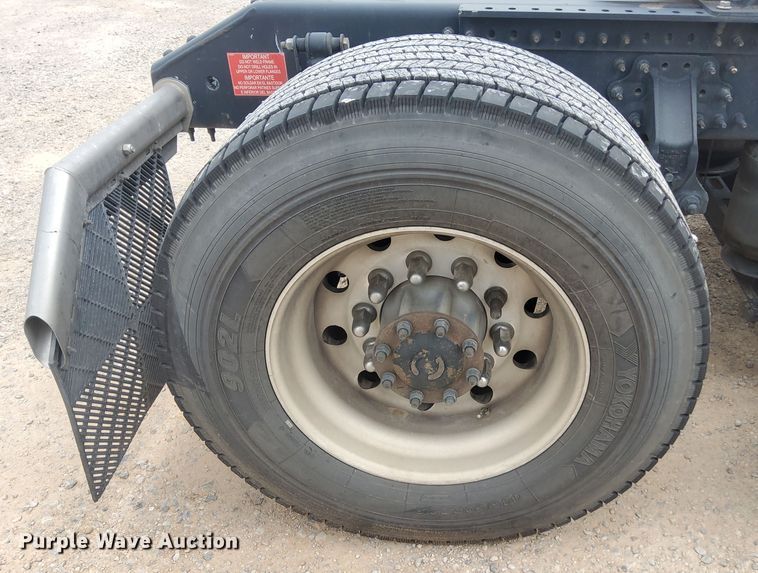 image for item MX9539 2020 Volvo VNL  semi truck