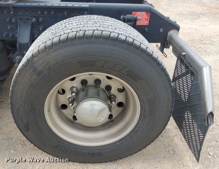 image for item MX9539 2020 Volvo VNL  semi truck