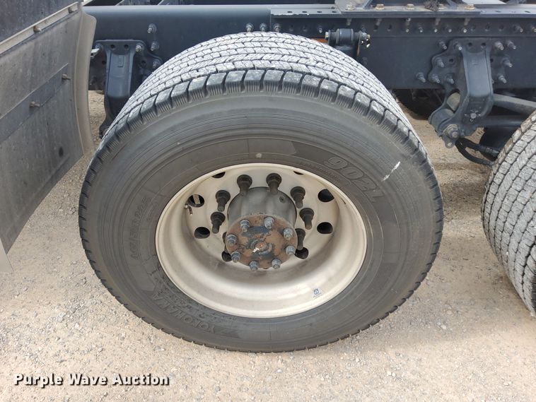 image for item MX9539 2020 Volvo VNL  semi truck