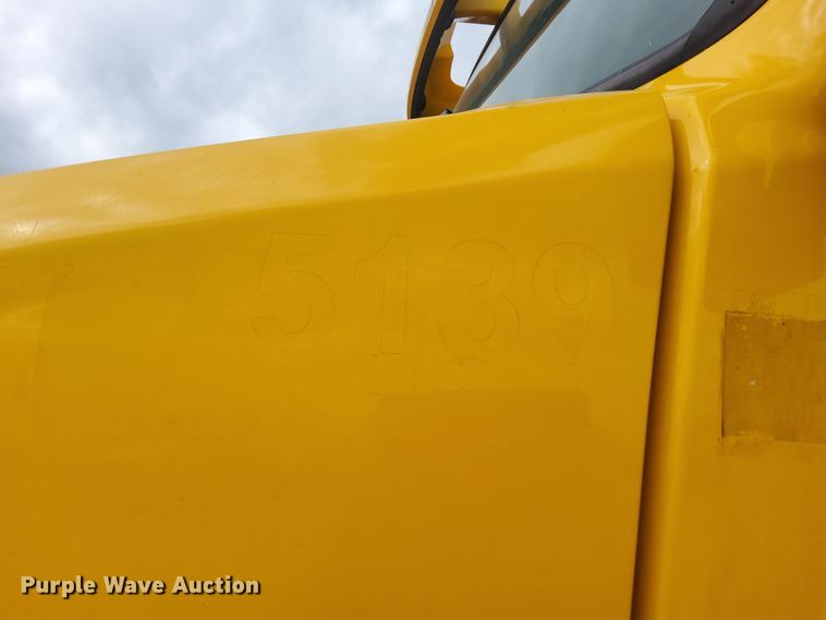 image for item MX9539 2020 Volvo VNL  semi truck