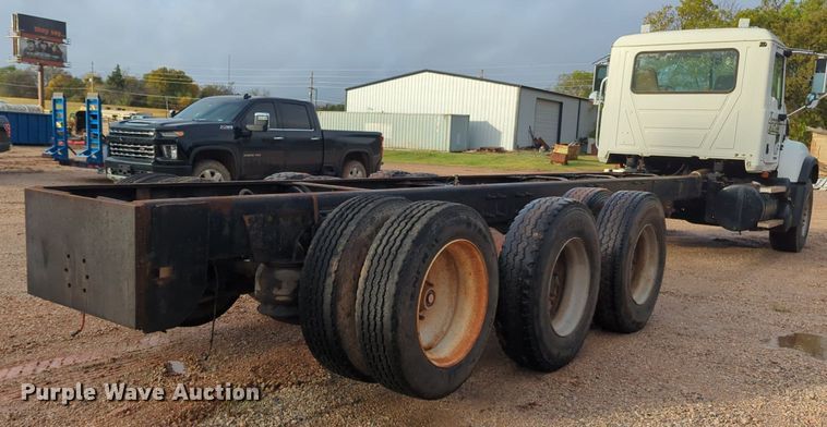 image for item MY9888 2003 Mack CV713  truck cab and chassis