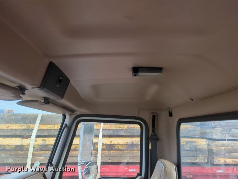 image for item MY9888 2003 Mack CV713  truck cab and chassis