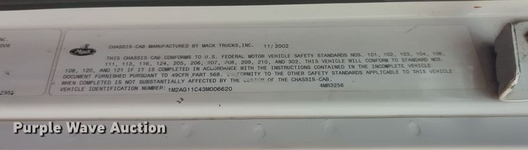 image for item MY9888 2003 Mack CV713  truck cab and chassis