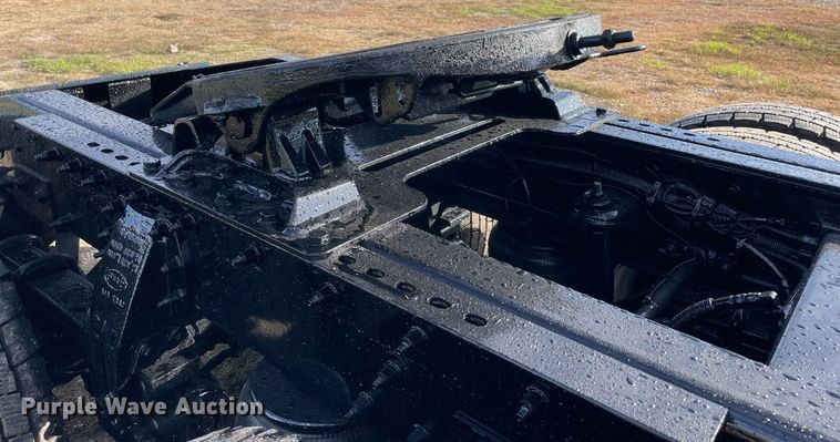 image for item NA9677 2012 Peterbilt 367  semi truck