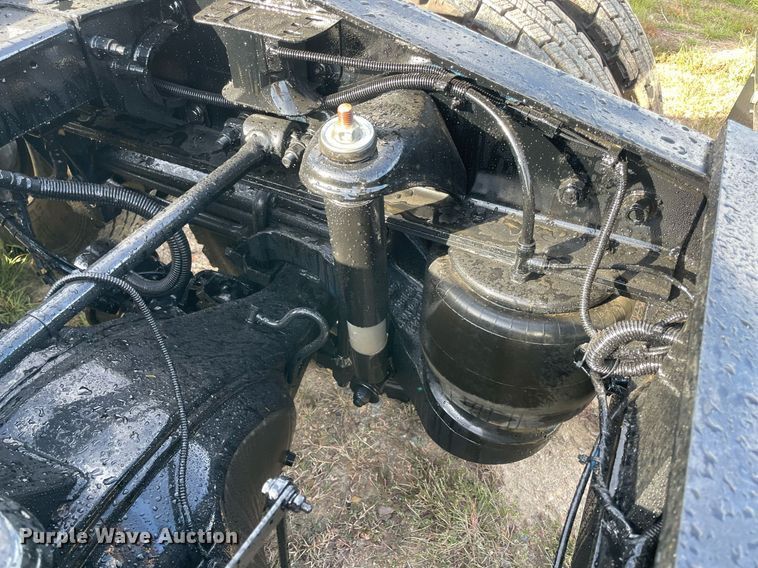 image for item NA9677 2012 Peterbilt 367  semi truck