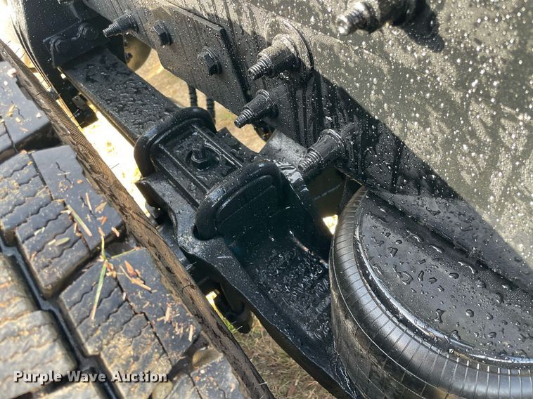 image for item NA9677 2012 Peterbilt 367  semi truck