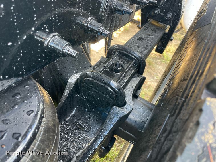 image for item NA9677 2012 Peterbilt 367  semi truck