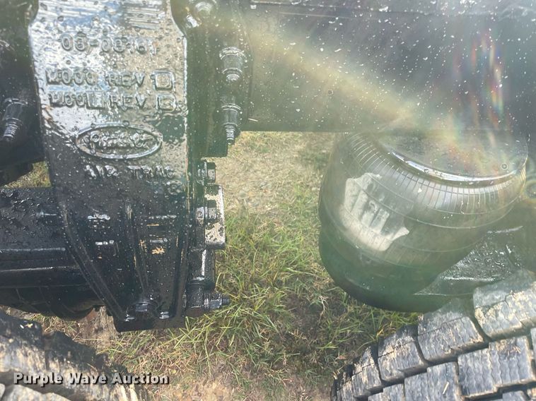 image for item NA9677 2012 Peterbilt 367  semi truck