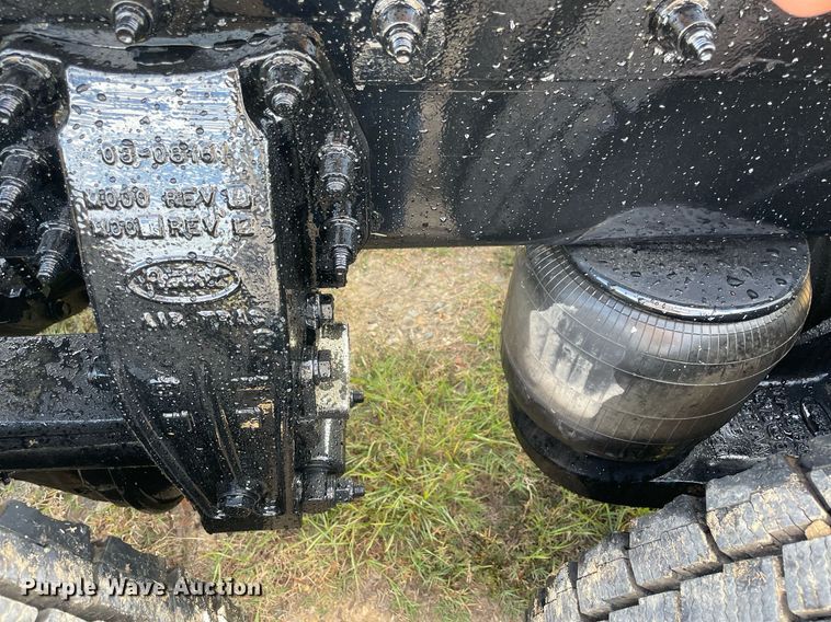 image for item NA9677 2012 Peterbilt 367  semi truck