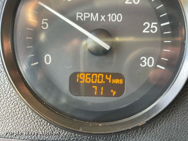 image for item NA9677 2012 Peterbilt 367  semi truck