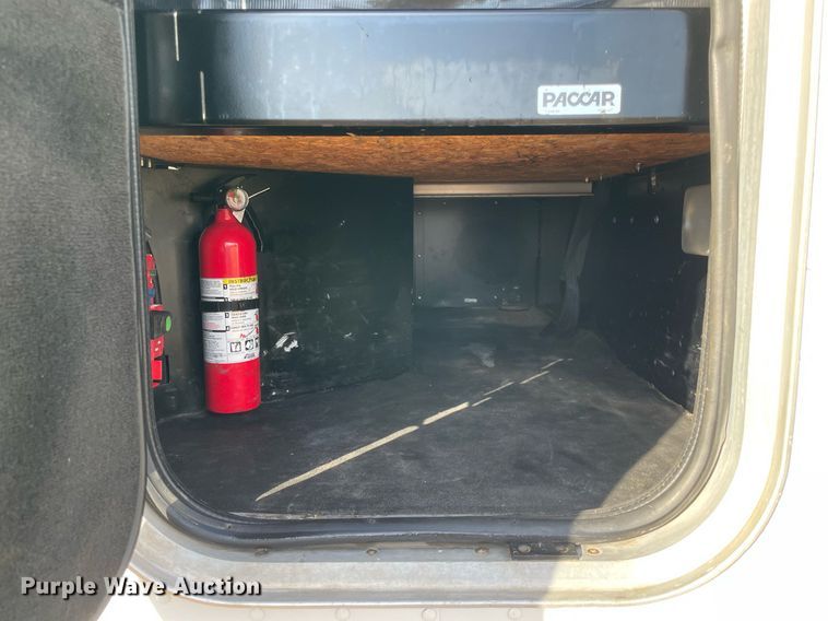 image for item NA9677 2012 Peterbilt 367  semi truck