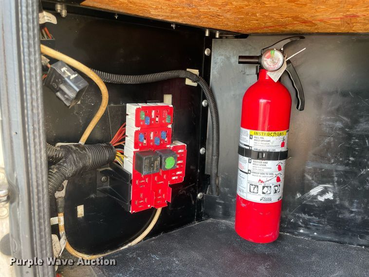 image for item NA9677 2012 Peterbilt 367  semi truck