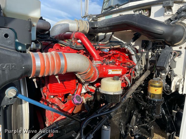 image for item NA9677 2012 Peterbilt 367  semi truck