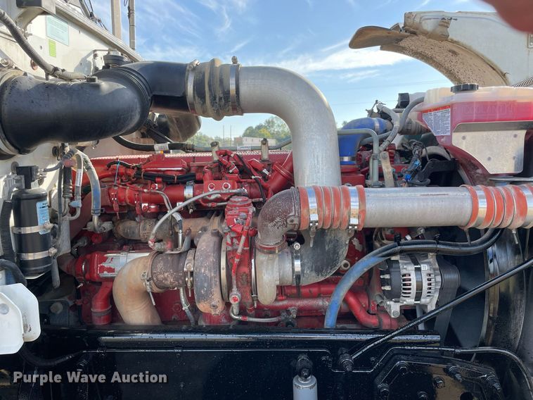 image for item NA9677 2012 Peterbilt 367  semi truck