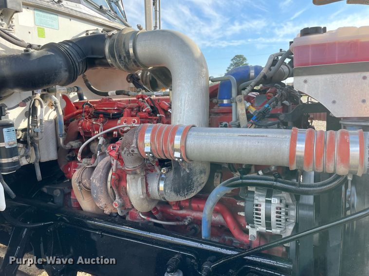 image for item NA9677 2012 Peterbilt 367  semi truck