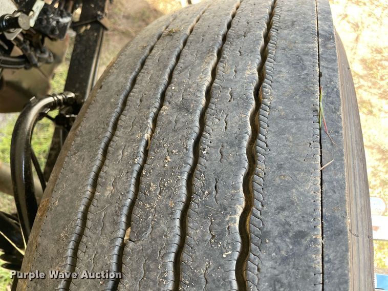 image for item NA9677 2012 Peterbilt 367  semi truck