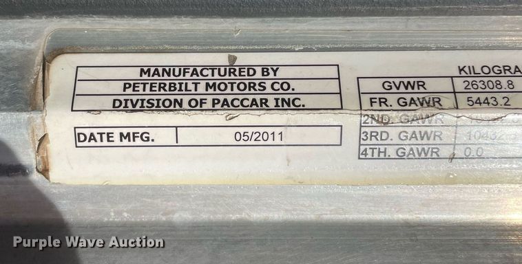 image for item NA9677 2012 Peterbilt 367  semi truck