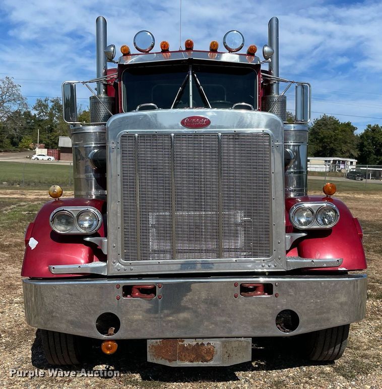 image for item NA9678 1978 Peterbilt 359  semi truck
