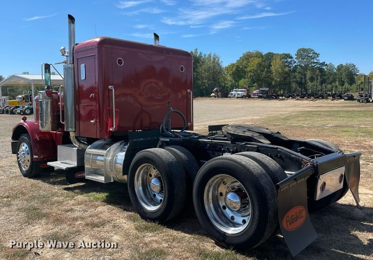 image for item NA9678 1978 Peterbilt 359  semi truck