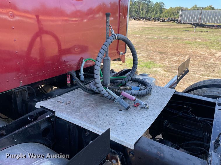 image for item NA9678 1978 Peterbilt 359  semi truck