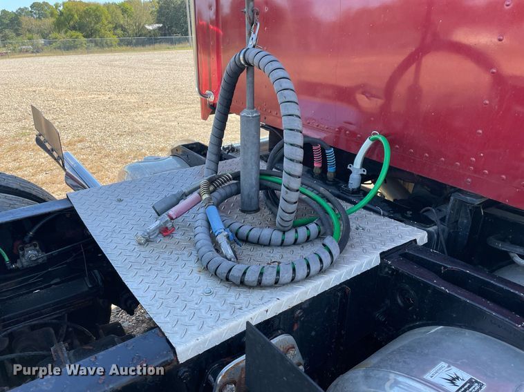 image for item NA9678 1978 Peterbilt 359  semi truck