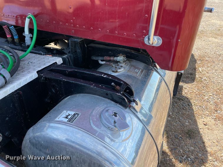 image for item NA9678 1978 Peterbilt 359  semi truck