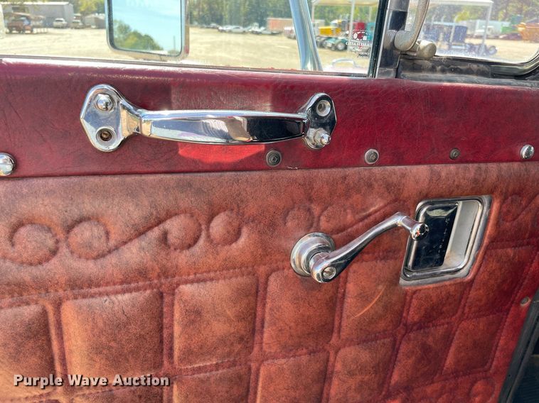 image for item NA9678 1978 Peterbilt 359  semi truck