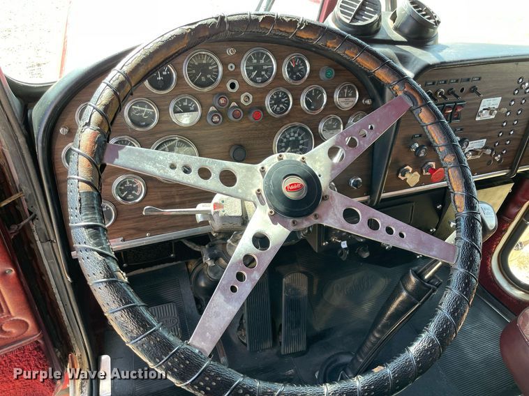 image for item NA9678 1978 Peterbilt 359  semi truck