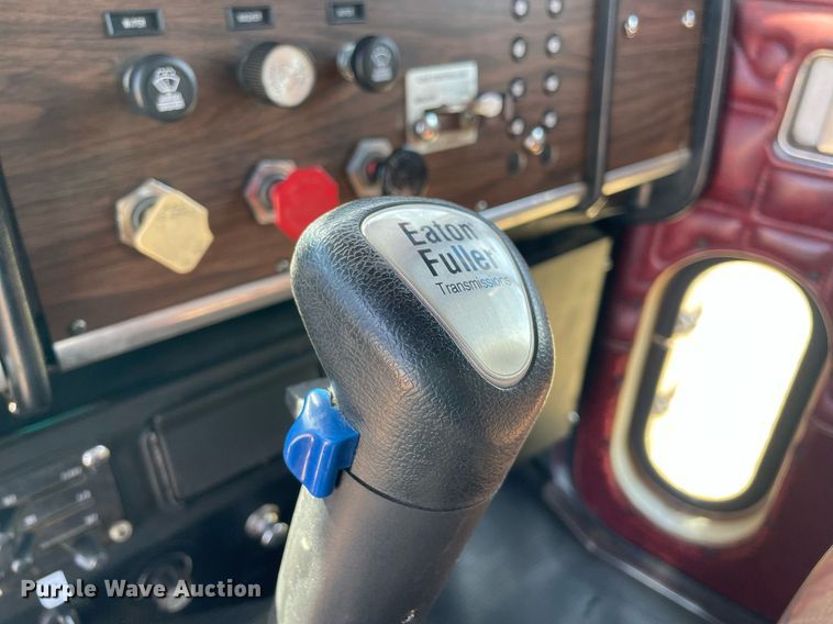 image for item NA9678 1978 Peterbilt 359  semi truck