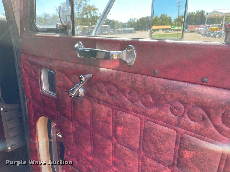 image for item NA9678 1978 Peterbilt 359  semi truck