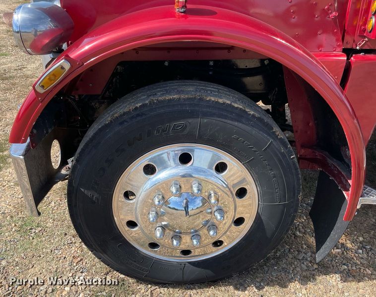 image for item NA9678 1978 Peterbilt 359  semi truck