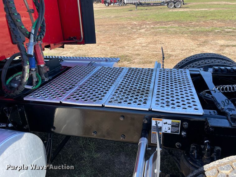 image for item NA9679 2020 Kenworth T880  semi truck