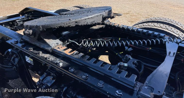 image for item NA9679 2020 Kenworth T880  semi truck