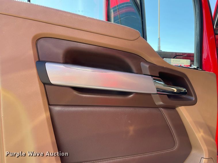 image for item NA9679 2020 Kenworth T880  semi truck