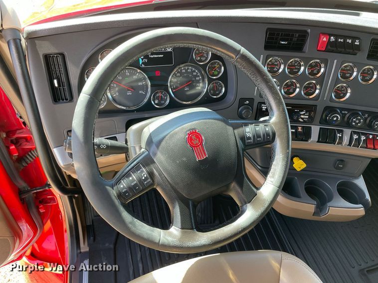 image for item NA9679 2020 Kenworth T880  semi truck