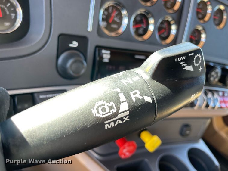 image for item NA9679 2020 Kenworth T880  semi truck