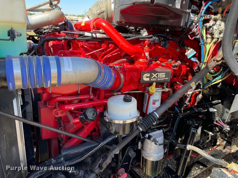 image for item NA9679 2020 Kenworth T880  semi truck