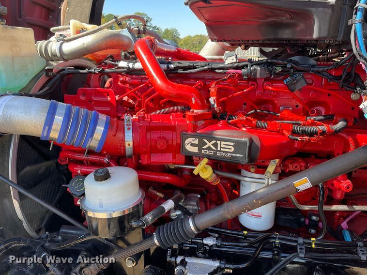 image for item NA9679 2020 Kenworth T880  semi truck