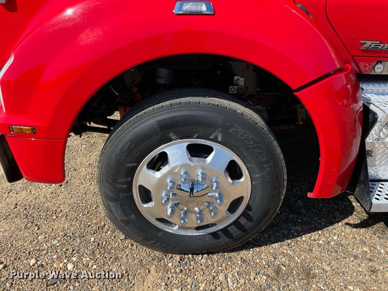 image for item NA9679 2020 Kenworth T880  semi truck