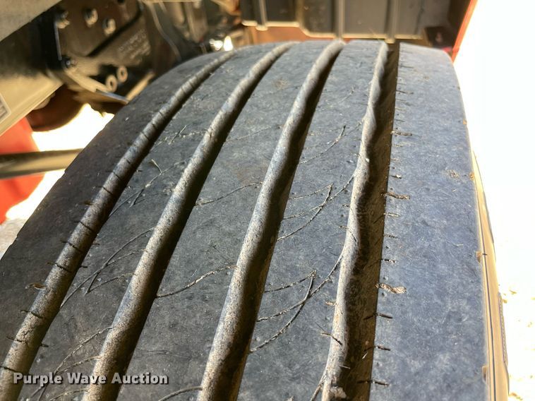 image for item NA9679 2020 Kenworth T880  semi truck