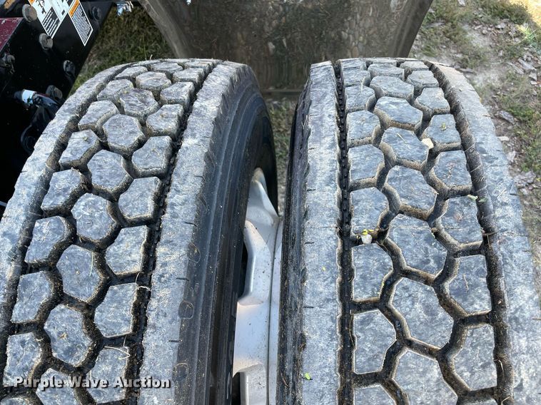 image for item NA9679 2020 Kenworth T880  semi truck