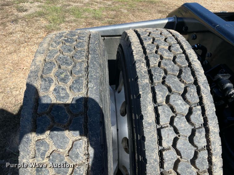 image for item NA9679 2020 Kenworth T880  semi truck