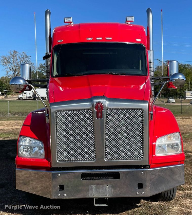 image for item NA9680 2020 Kenworth T880  semi truck