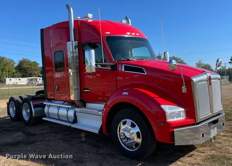 image for item NA9680 2020 Kenworth T880  semi truck