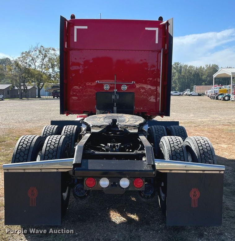 image for item NA9680 2020 Kenworth T880  semi truck