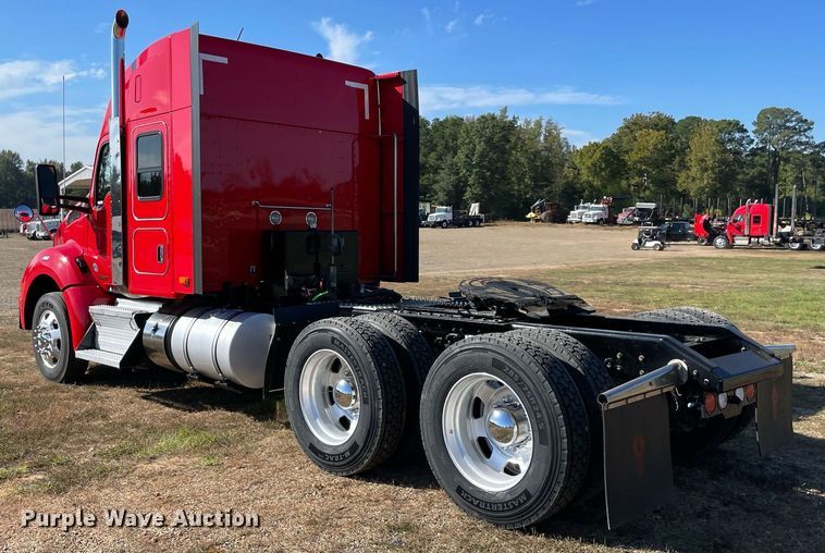 image for item NA9680 2020 Kenworth T880  semi truck