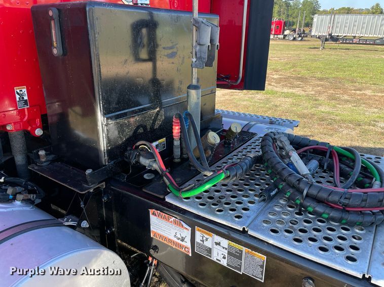 image for item NA9680 2020 Kenworth T880  semi truck